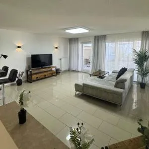 C&V 3 Personen 2 Zimmer WLAN SmartTV Boxspringbett - Otterberg