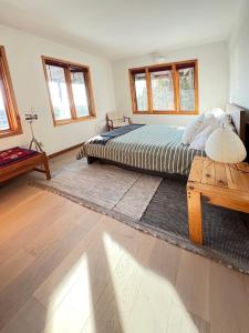 Lands End Private Lakeside Escape