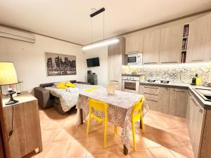 Apartment with private parking - Roma Est.