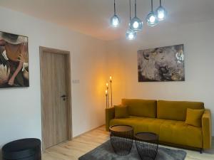 Home-city apartman