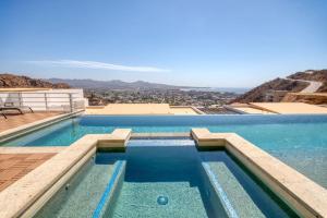 Ocean View 2 Infinity Pools Pedregal 3 King bed
