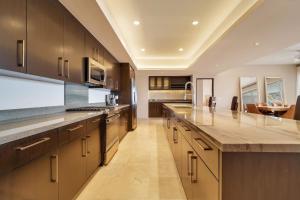 Ocean View 2 Infinity Pools Pedregal 3 King bed