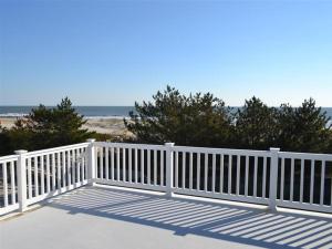 Single Family, Ocean Block, Wifi, Washer And Dryer, Second 2Nd Home From The Ocean! 2Nd From Ocean Contemporary Ship Bottom Home 14010