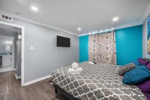 Bright & Comfy 2BR Apartment Near Med Center and Downtown