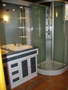 Maisons de vacances Issigeac, Gite tout confort, Piscine chauffee : photos des chambres