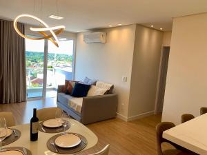 Apartamento NOVO - Cobertura - Apenas 2 Quadras e meia da Catedral de Pedra