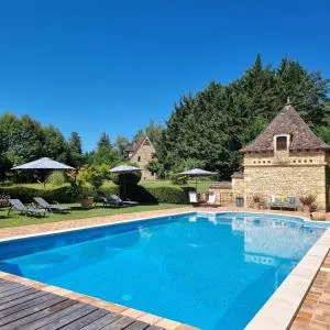 Les Granges Hautes, maisons de vacances, proches de Sarlat avec piscine, parc, - Salignac