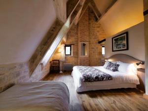 Les Granges Hautes, maisons de vacances, proches de Sarlat avec piscine, parc,