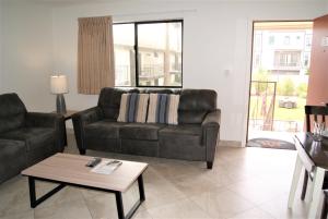 230 Fully Furnished 1BR Suite-Prime Location