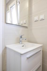 Apartments by the sea Petrcane, Zadar - 20544