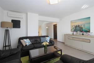 Apartments with parking space Pula - 20794