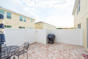 Special Offer Cozy Retreat at Compass Bay