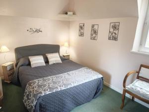 Maisons de vacances Evasion Romantique: Charmant Gite 2 Pers., Parc Boise, Activites & Confort Tout Inclus - FR-1-381-455 : photos des chambres