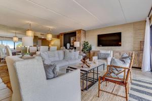 220 Amelia By The Sea condo