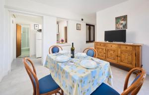 1 Bedroom Cozy Apartment In Savudrija