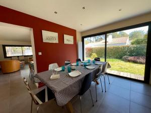 Superbe maison 4 chambres, proche plage, au calme, avec WIFI - FR-1-323-375