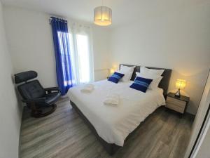 Maisons de vacances Gite familial avec piscine commune, WiFi et animaux acceptes au coeur du Perigord - FR-1-616-288 : photos des chambres