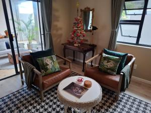 Fabulous apartment next to beach and Kalkbay