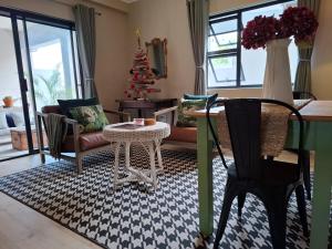 Fabulous apartment next to beach and Kalkbay