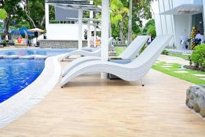 Crown of the Orient Beach Resort