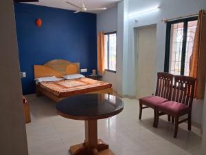 Vinayaka Deluxe Lodge