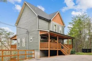 Chasing the Son Cabin cabin - Oldham