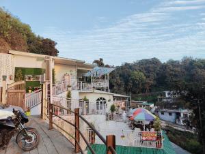 Golden Oak home stay