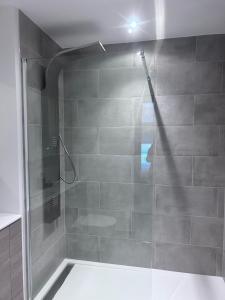 The Sunrise Den-Lovely 2 bedroom apartmentParking