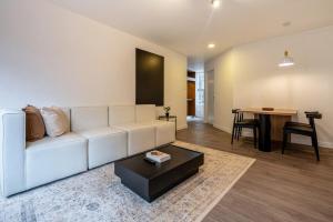Green Los Pinos 156 Residences by Geko