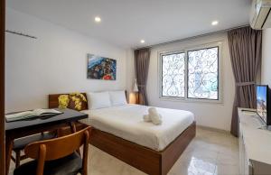 Otis Apartment & Hotel - Balcony & Rooftop Fireworks - Phu Nhuan District