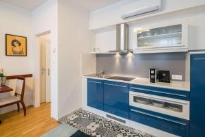 Studio Apartment room in Best Western Plus Celebrity Suites