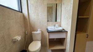 3BR Cozy Villa with Pool 4min to Finns and Beach