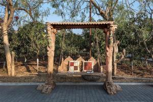 CosmicStays Parambi Cozy Farmstay & Vintage Charm