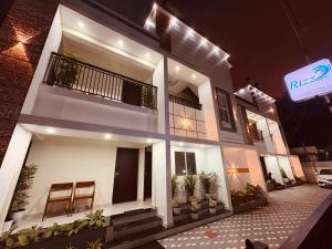 Rizz Villa