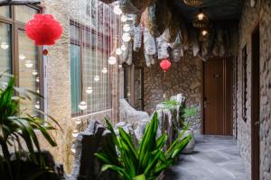 Roza Palace Cat Ba
