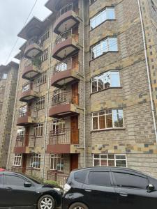 Roma Stays - Charming 2BR Ensuite Apartment Opp Garden City Mall
