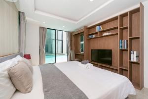 Luxury Pool Access 2BR Patong