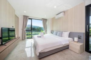 Luxury Pool Access 2BR Patong