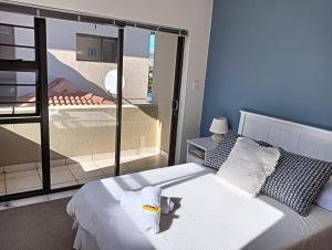 3 Bedroom home in Jbay Central, 800m from beach