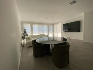 Brand new room in a brand new house - Halletts Cove