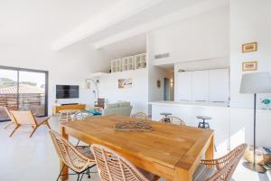 vue mer époustouflante plage village à pied