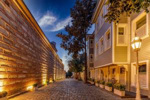 Hagia Sofia Mansions Istanbul, Curio Collection by Hilton