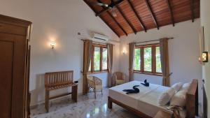 Sunny Villa