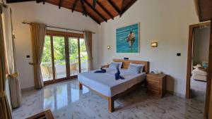 Sunny Villa