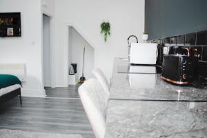 Contractor Studio - Liverpool L5 - Sleeps 3