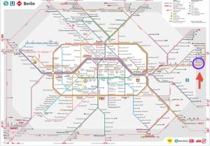 Remise an der Rennbahn - umzäuntes Anwesen mit Parkplätzen, AmzonPrime, Netflix, Wii, PS2