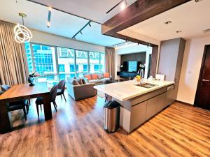SUNRISE HOMES - Luxurious 1 BR in Marina Promenade