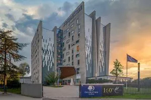 DoubleTree by Hilton Lyon Eurexpo & Spa - 德希内斯·尚皮埃