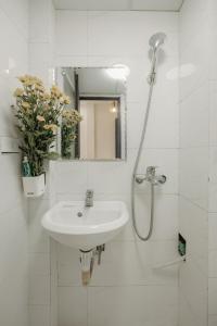 Morden Apt 3Br Old Quater Super Location 53HB