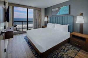 Two-Room King Suite - Hearing Access room in Embassy Suites By Hilton Virginia Beach Oceanfront Resort